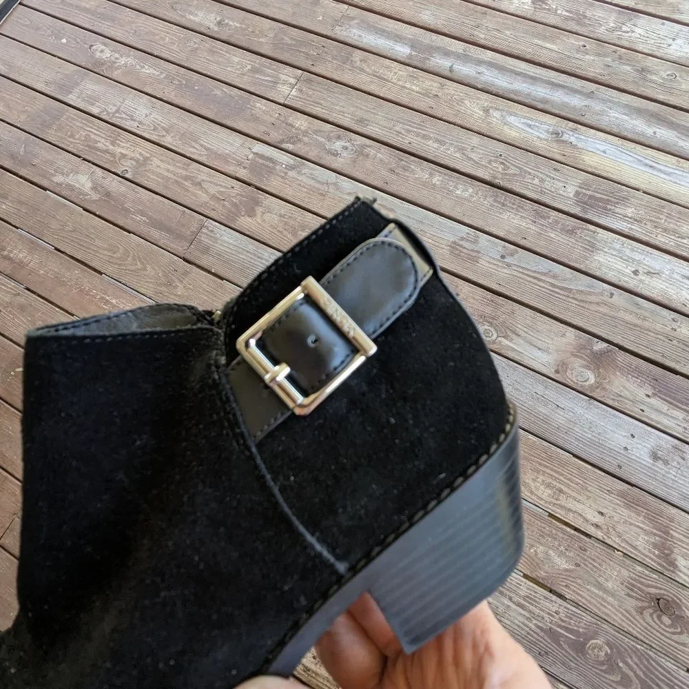 Vionic Millie Boots Women's sz 6 Black Suede Ankle Booties Silver Buckle Cowgirl